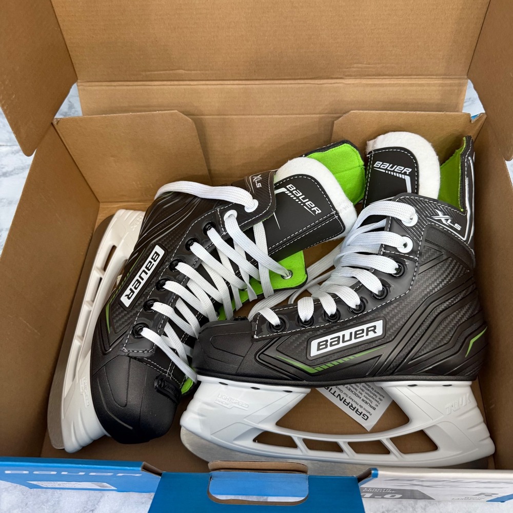 Bauer XLS Ice Hockey Skates Size 1.0 Junior Black White Lime Green S21 1058933